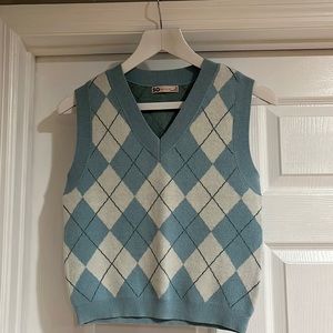 Fashionable chic diamond vest sky blue